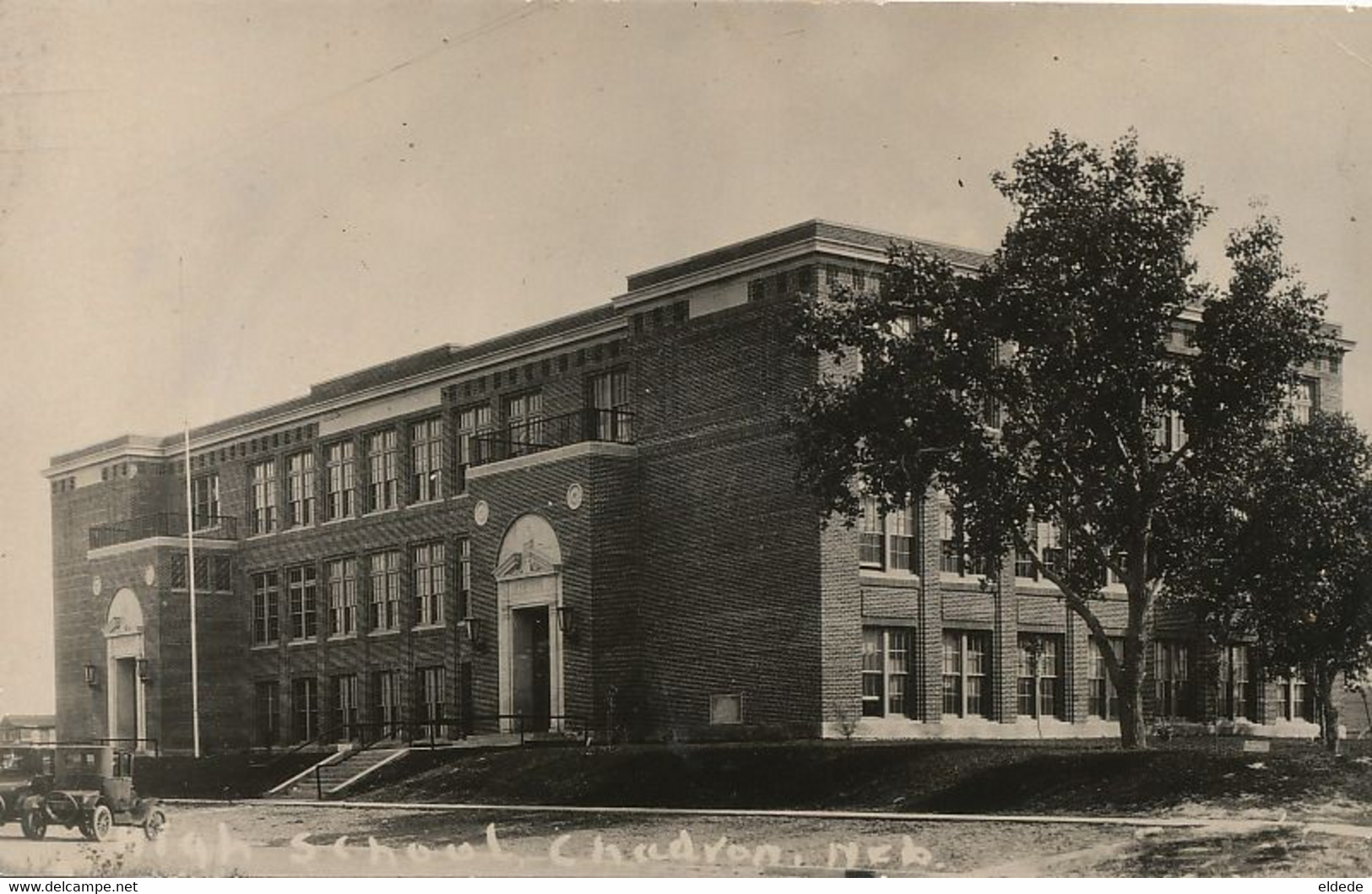 Chadron Real Photo  High School Some Defects At The Top - Sonstige & Ohne Zuordnung