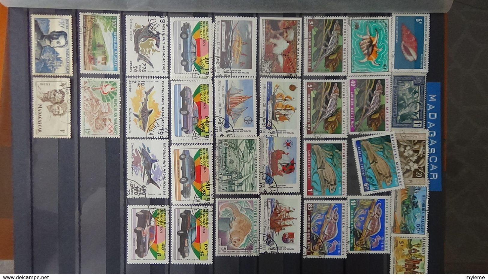 V101 Collection du Laos et autres en timbres oblitérés . A saisir!!!