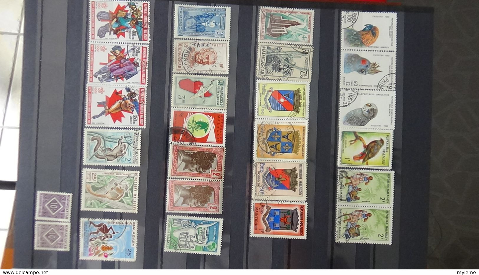 V101 Collection du Laos et autres en timbres oblitérés . A saisir!!!