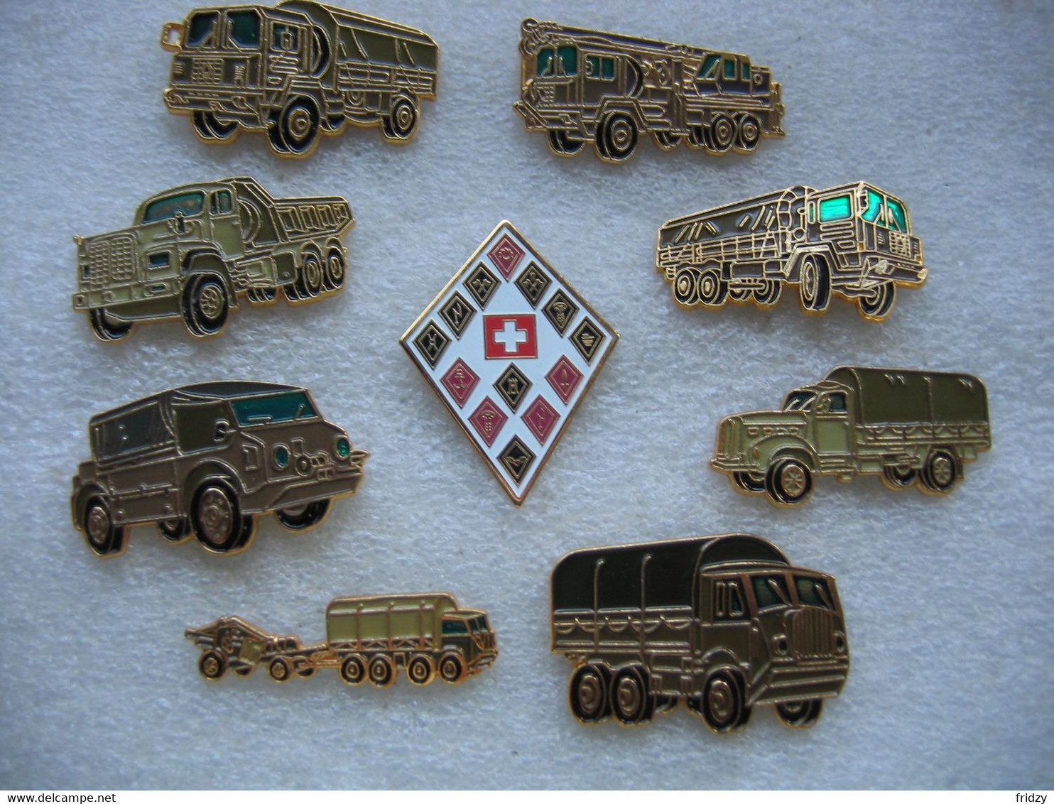 9 Pin's De Camions Militaires De L'armée Suisse - Militaria