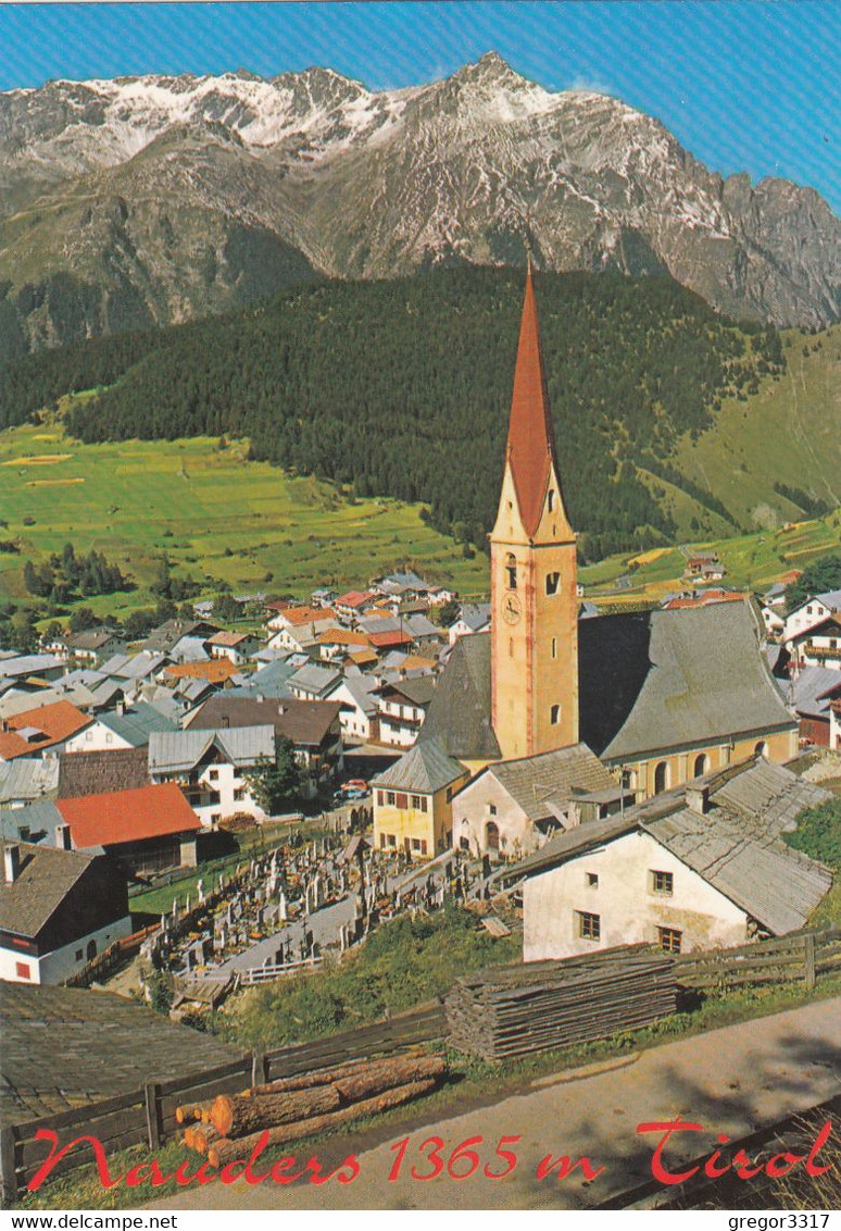 9080) NAUDERS / Tirol - KIRCHE Häuser FRIEDHOF Straße Holz - Tolle Ansicht - Nauders