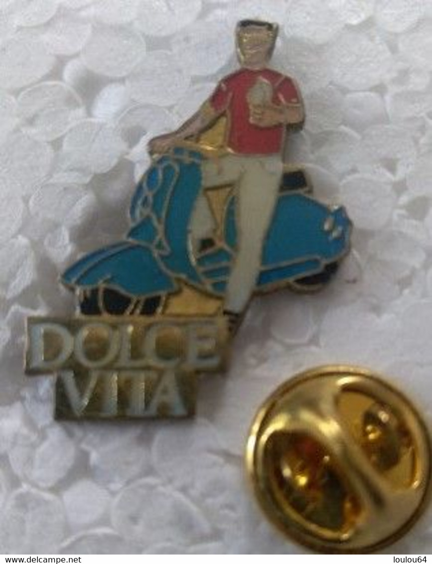 Pin's - Motos - SCOOTER - DOLCE VITA - - Motos