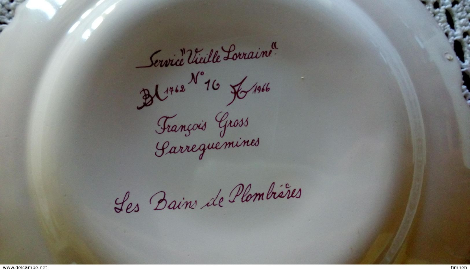 François GROSS - Sarreguemines - Assiette Dessert - LES BAINS DE PLOMBIERES Service Vieille Lorraine - 1966 Bicentenaire - Sarreguemines (FRA)