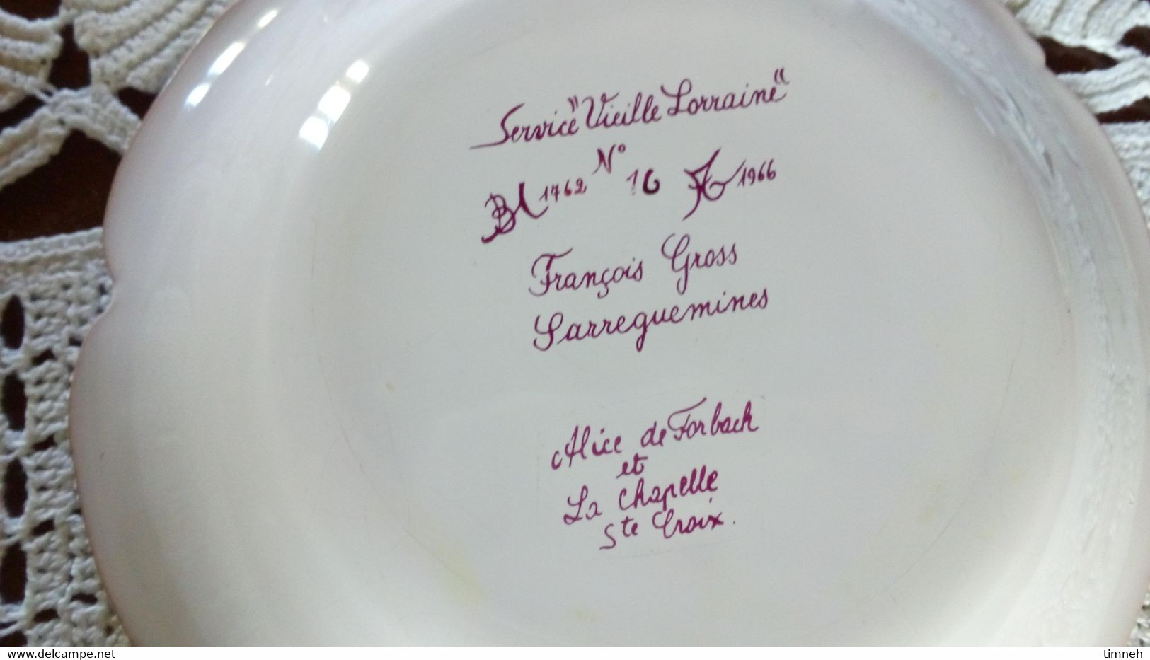 François GROSS Sarreguemines Assiette Creuse Alice De Forbach Chapelle Croix Service Vieille Lorraine 1966 Bicentenaire - Sarreguemines (FRA)