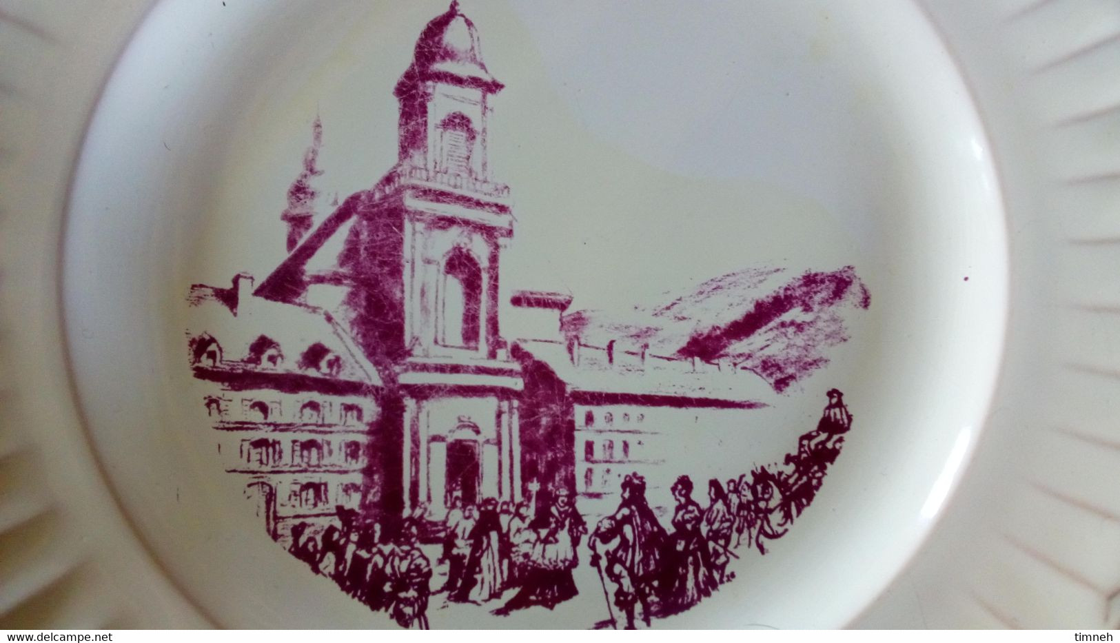 François GROSS Sarreguemines Assiette Plate - ABBAYE DE ST AVOLD 1697- Service Vieille Lorraine 1966 Bicentenaire - Sarreguemines (FRA)