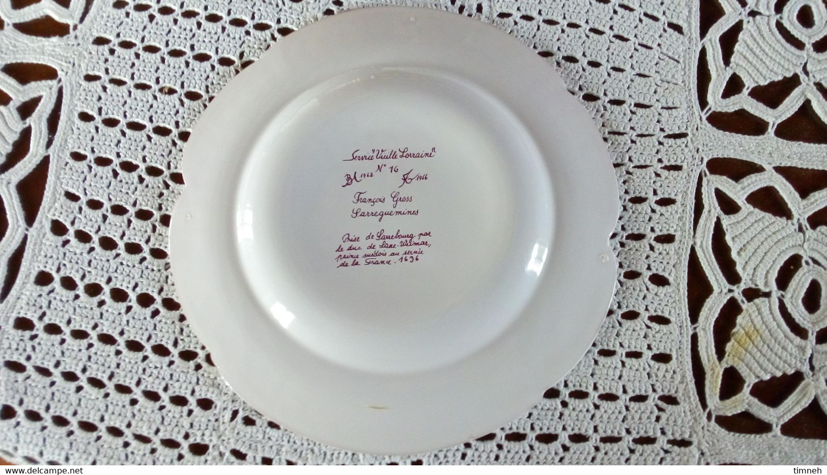 François GROSS Sarreguemines assiette plate - PRISE DE SARREBOURG 1696 - Service Vieille Lorraine 1966 Bicentenaire