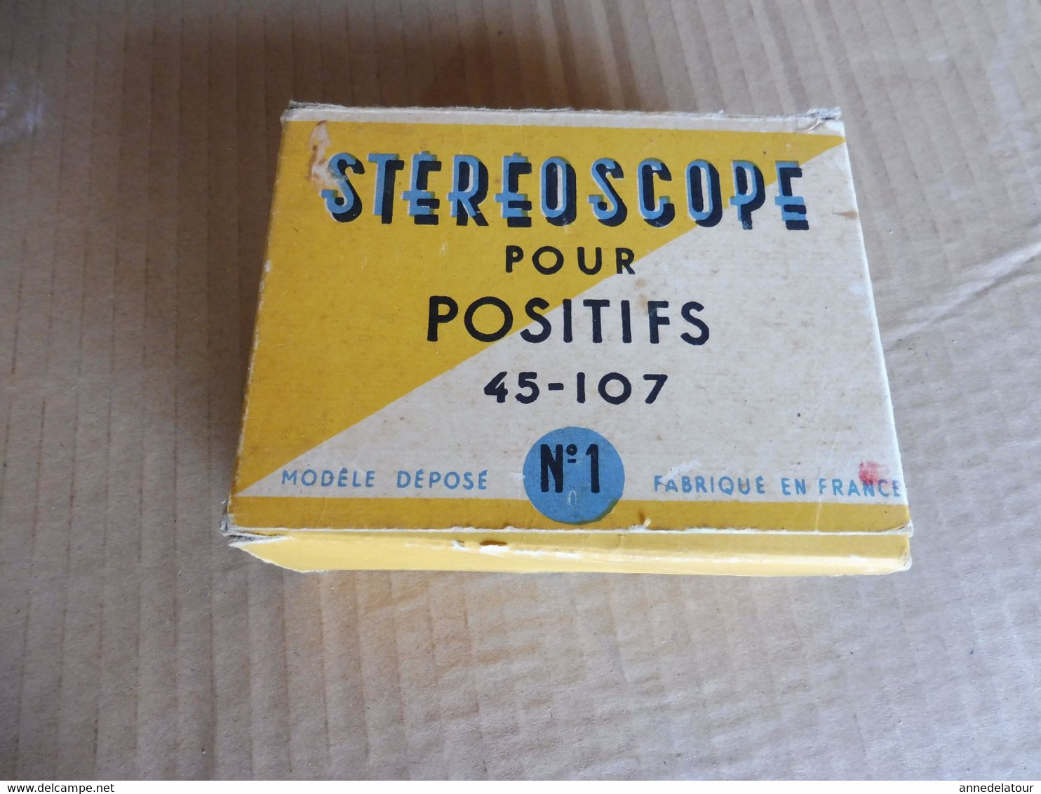 Stéréoscope Anciens Pour Positifs 45-107  N° 1 (la Vision Réelle Par Le Relief) Avec Sa Boite D'origine - Stereoscoopen