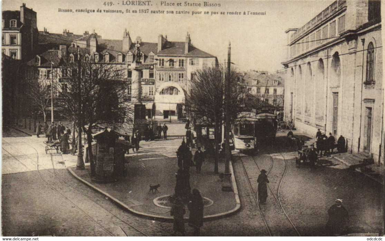 LORIENT  Place Et Statue Bisson Animée Trams Recto Verso - Lorient