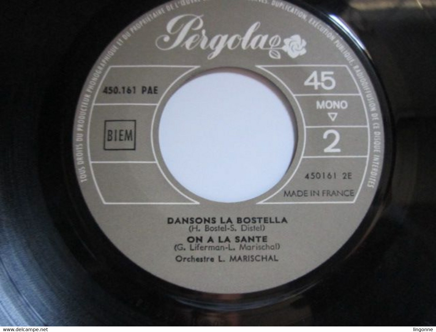 Vinyle 45 Tours, PERGOLA, Letkiss, Let Me Kiss, Dansons La Bostella, On A La Sante 450.161 PAE - Compilaties