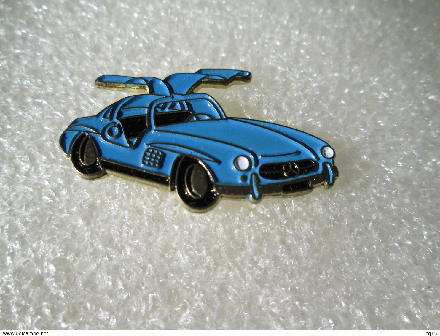 PIN'S     MERCEDES BENZ  300 SL  GULLWING - Mercedes