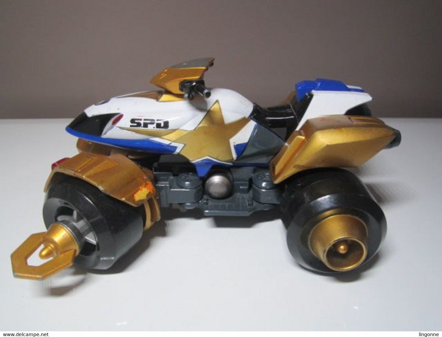 Power Rangers SPD vélo / Fusée convertit pour quad police -  bandai 2004 Poids 340 Grammes