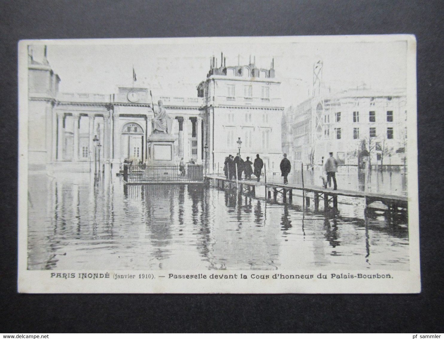 Frankreich AK Katastrophe Überschwemmung Januar 1910 Paris Inonde Passerelle Devant La Cour D'honneur Du Palais Bourbon - Inondations De 1910