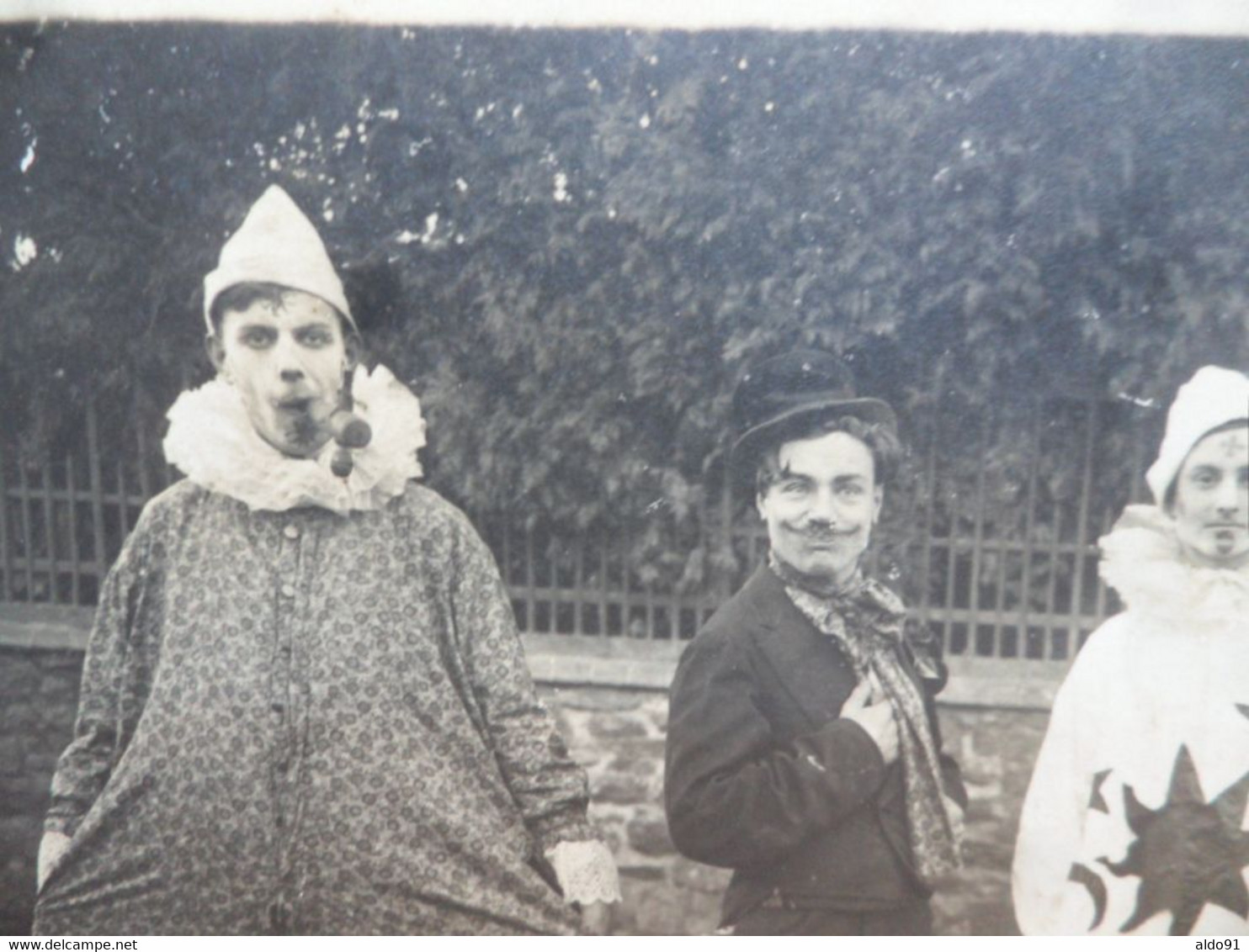 (Manche - Granville ????) - Lot de 2 photos "Kermesse, Fête, Cirque, déguisement"...à localiser (année 1924)