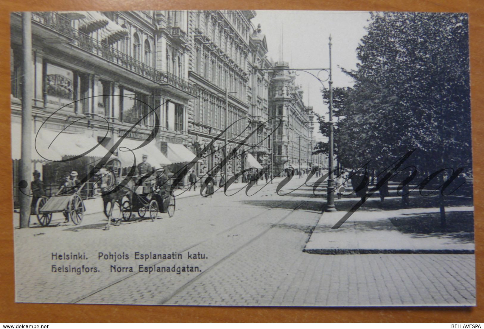 Helsinki. Helsingfors. Pohjois Asplanaatin Katu. Norra Esplanadgatan. Attelage. Batiment Lorens Malmström - Finlandia