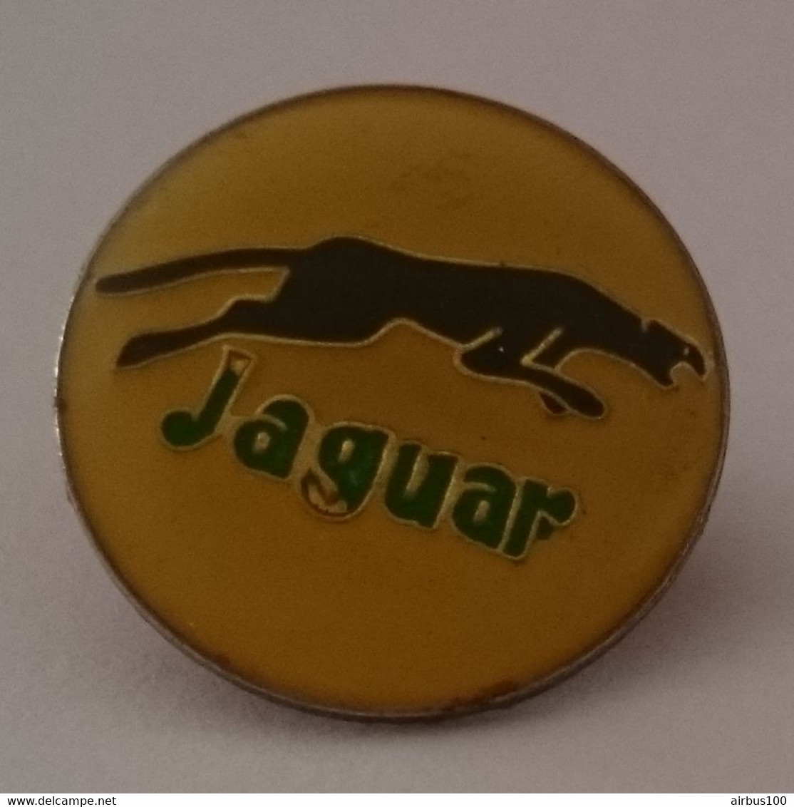 PIN'S - JAGUAR - VOITURE AUTOMOBILE CAR - Jaguar