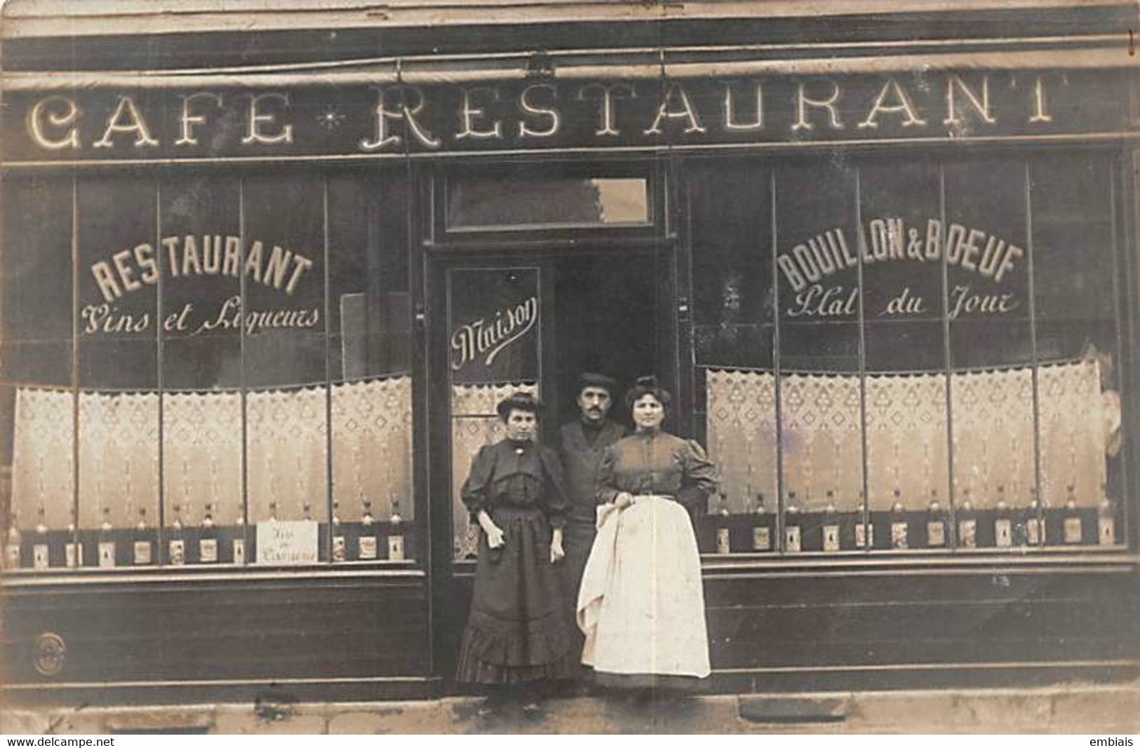 78 Ou  92 - CAFE - RESTAURANT-  Carte Photo - Vin De Carrières (pancarte) - Bouillon De Bœuf - A Situer - Restaurantes