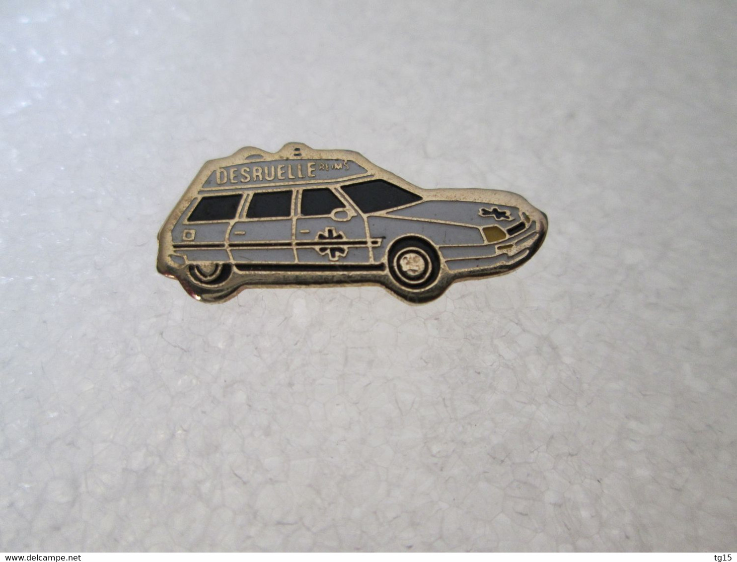 PIN'S    CITROEN CX   AMBULANCE   DESRUELLE   REIMS - Citroën