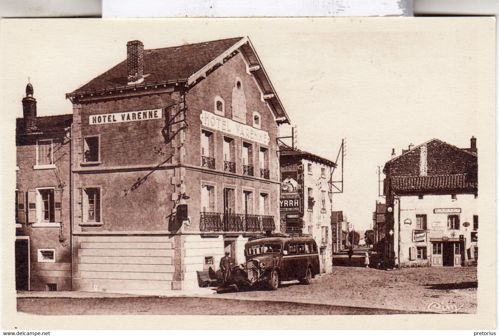 DEPT 43 / LOUDES - ROUTE DU PUY - ARRIVEE DE L'AUTOBUS - Loudes