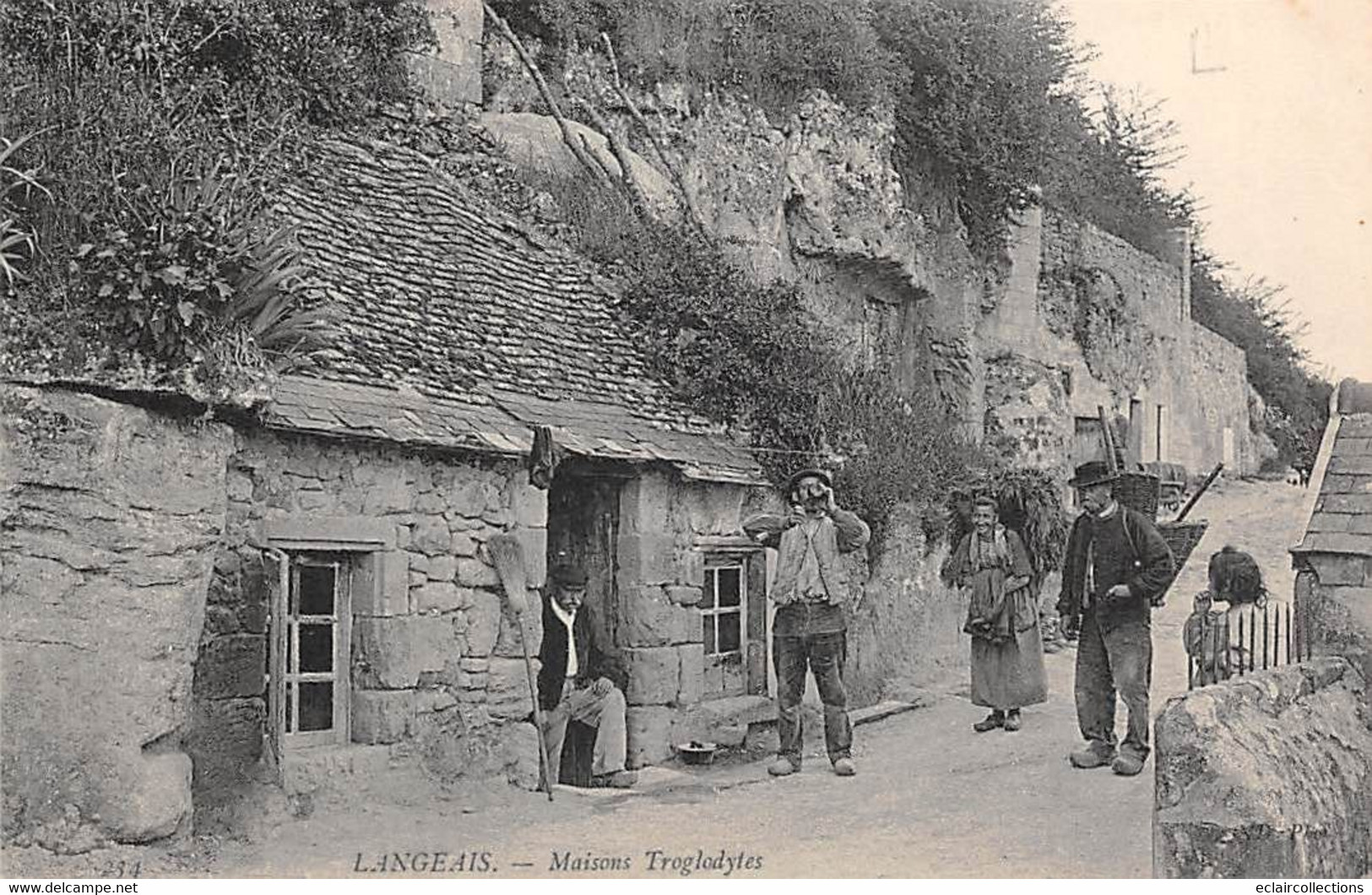 Langeais          37       Maisons Troglodytes     N° 234      (voir Scan) - Langeais