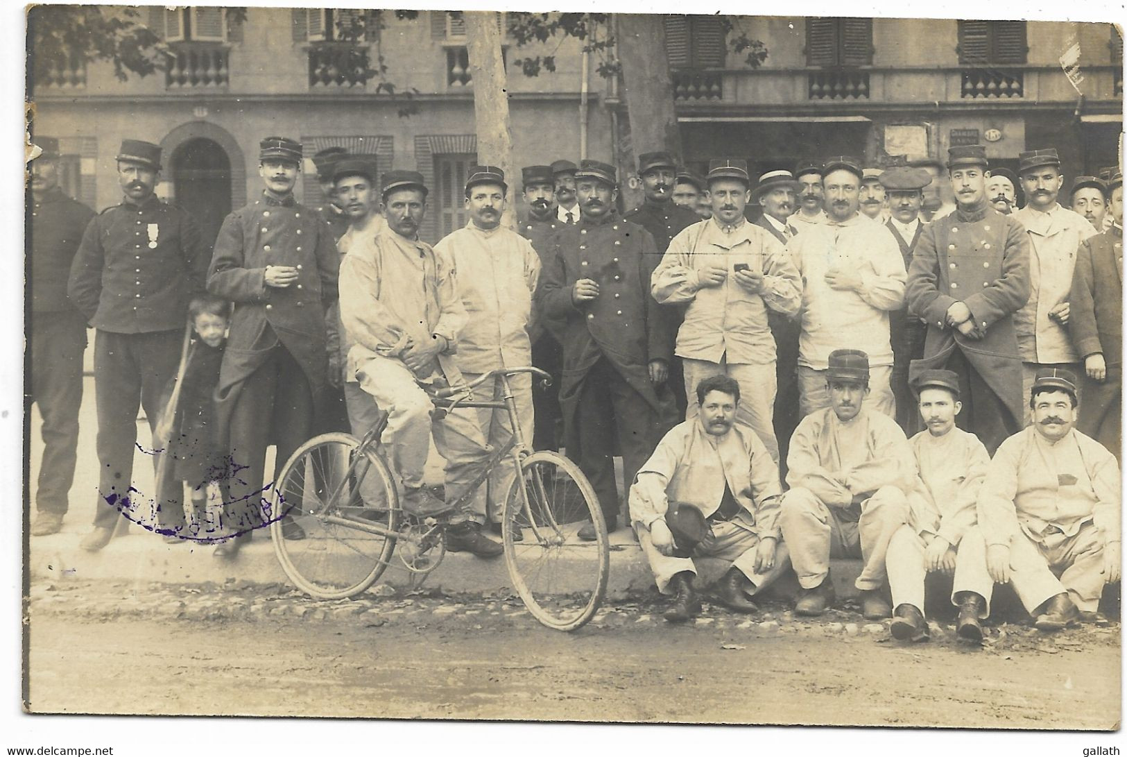 31-TOULOUSE- CARTE PHOTO- Groupe De Militaires Du 17e Régiment... Café Du Capitole... - Toulouse