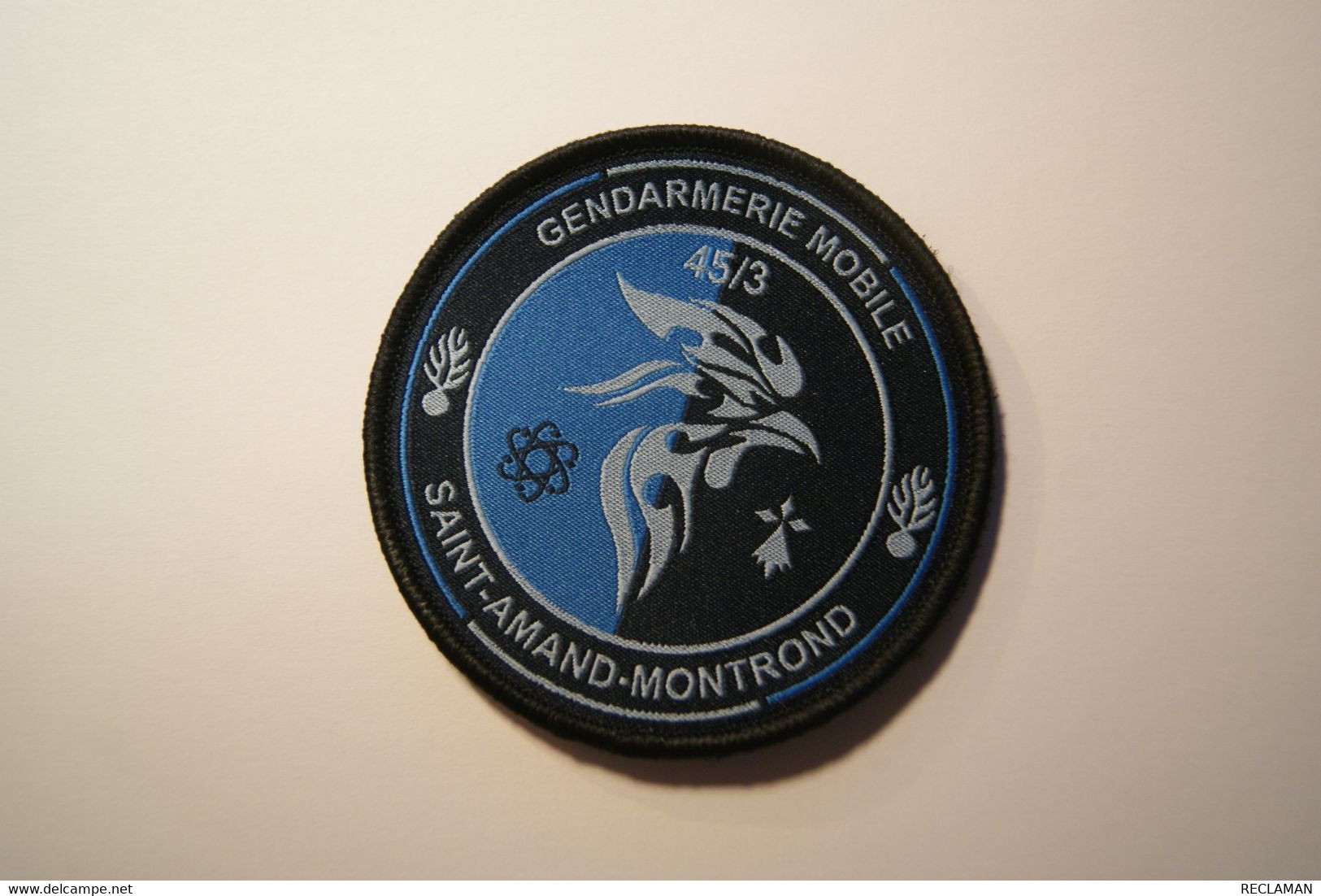 PATCH ECUSSON INSIGNE GENDARMERIE MOBILE 45/3 SAINT AMAND MONTROND BLEU - Police & Gendarmerie