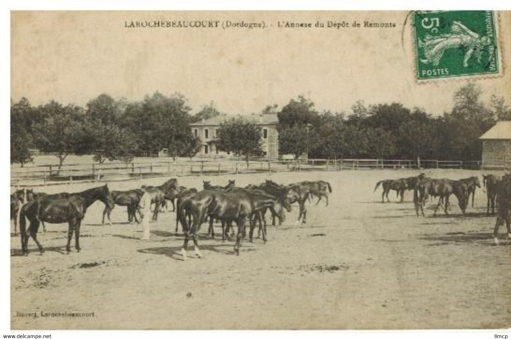 Larochebeaucourt: L'avenue Du Dépôt De Remonte - Altri & Non Classificati