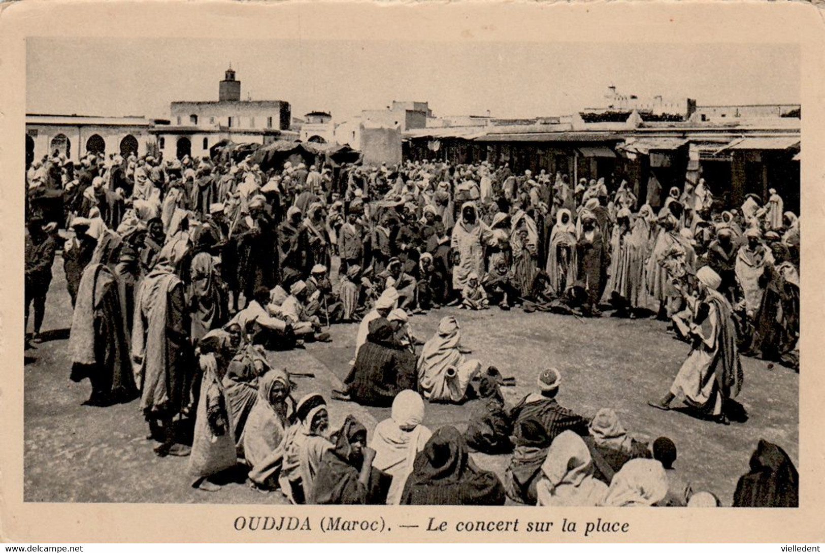 OUDJDA (OUJDA - Maroc) - Le Concert Sur La Place   - Cpa Vierge - Bon état - 2 Scans - Altri & Non Classificati