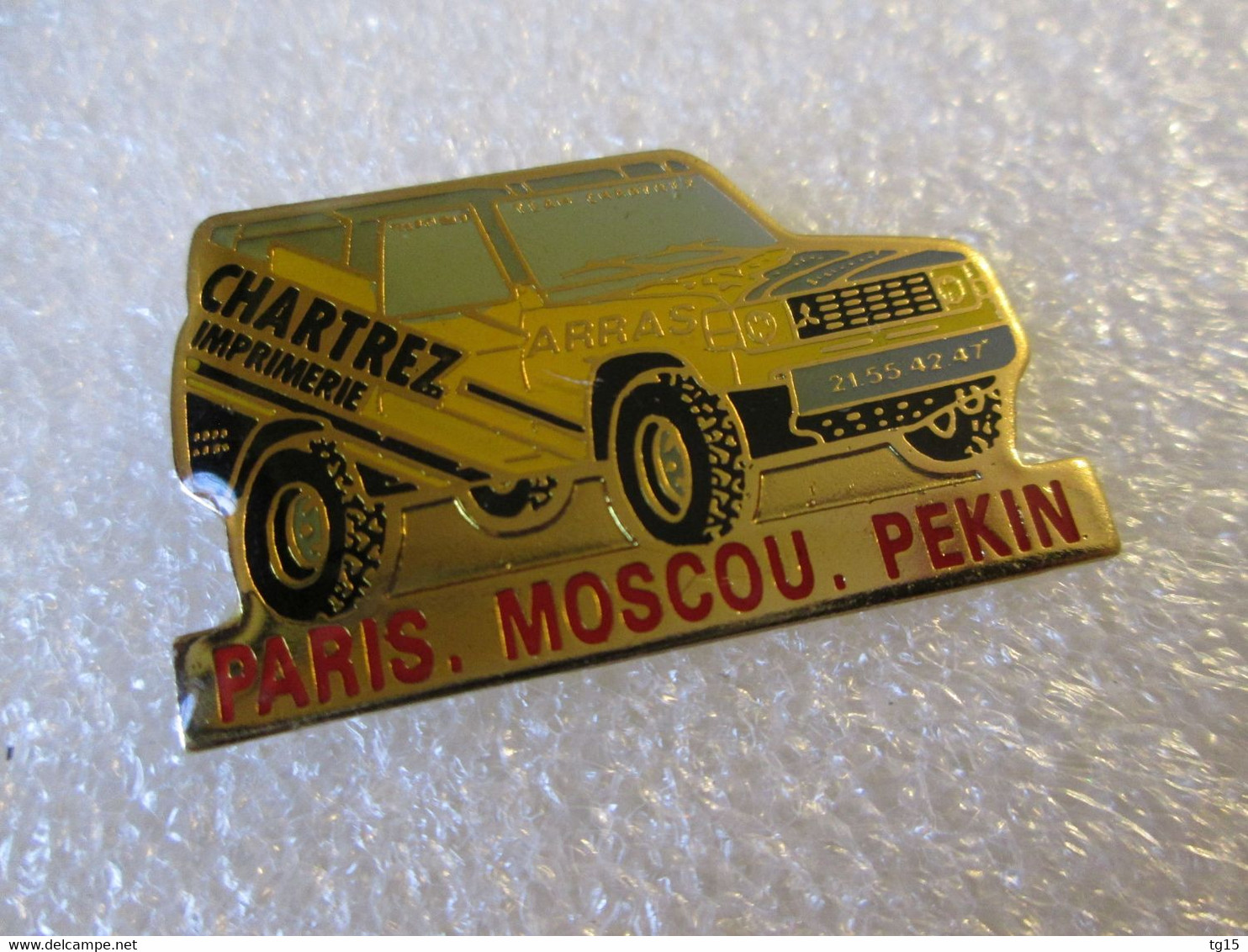 PIN'S    RALLYE   PARIS MOSCOU PEKIN  MITSUBISHI  PAJERO   CHARTREZ   ARRAS - Mitsubishi