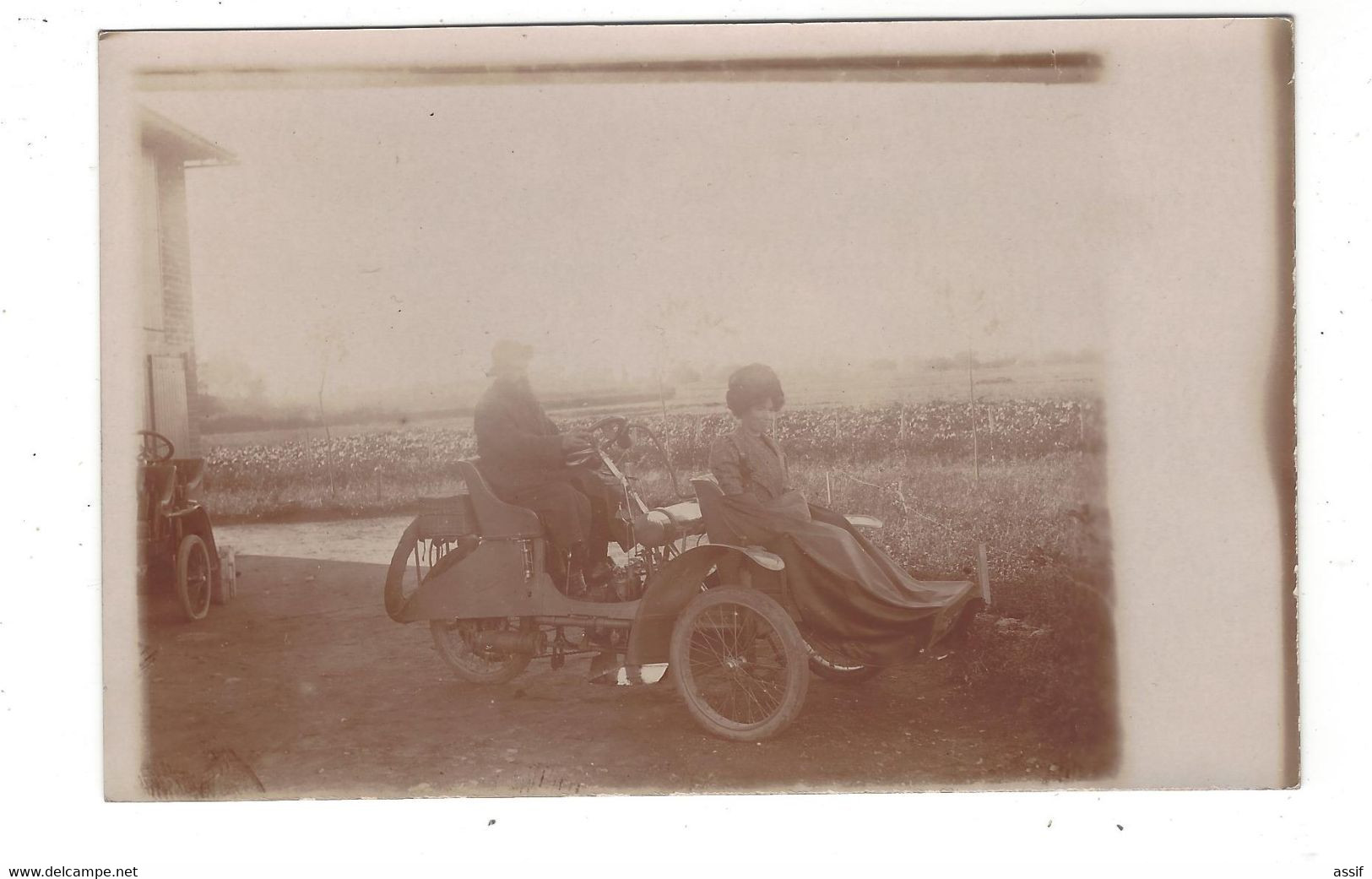 Moto - Automobile Tricycle à Moteur  Avec Volant De Direction Carte Photo ( Archive Région La Ferté Macé ) - Motorbikes