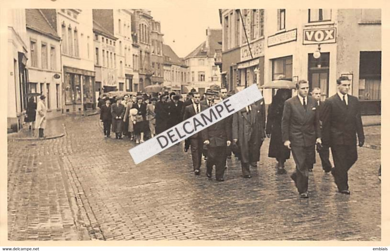 VILVOORDE - Carte Photo Passage D'un Cortège D'un Enterrement Devant Une Rue Commerçante - Vilvoorde