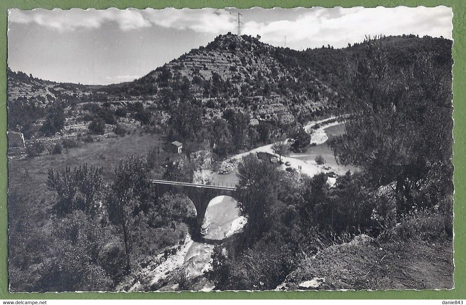 CPSM Rare - ALPES DE HAUTE PROVENCE - GRÉOUX LES BAINS - CONFLUENT DU COLOSTRE & DU VERDON - éditions J. Cellard / 69867 - Gréoux-les-Bains