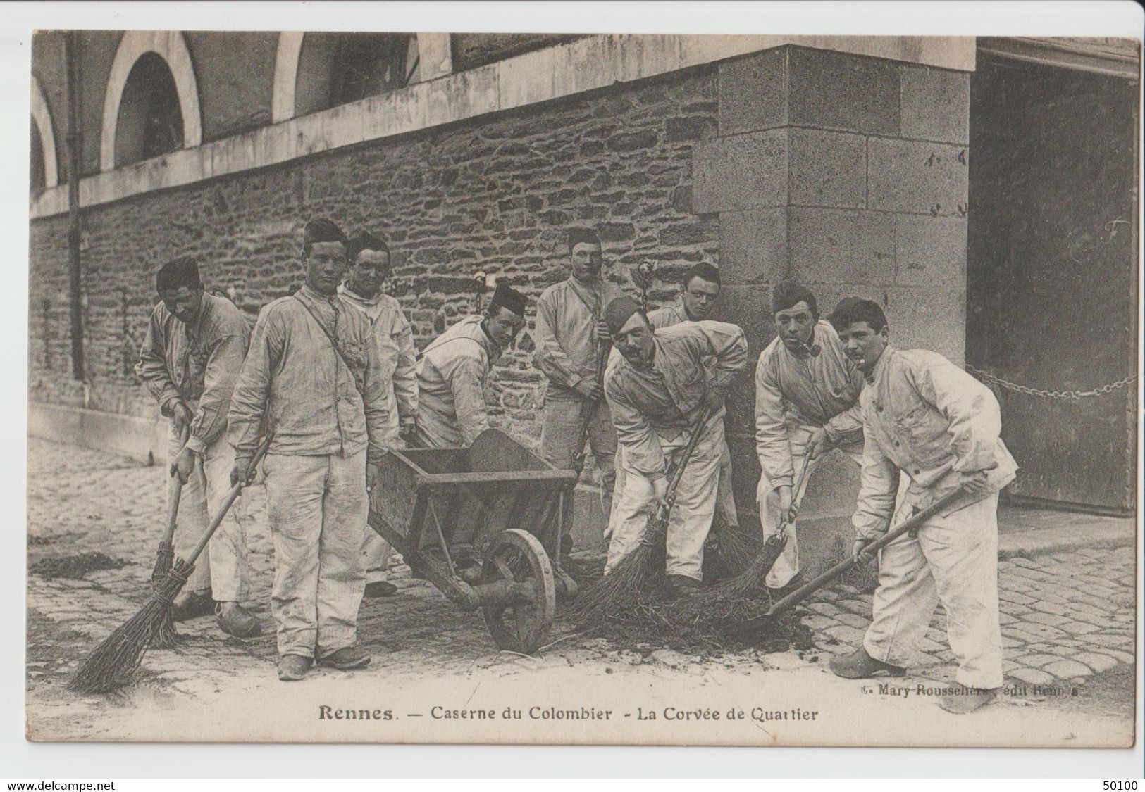 Rennes - Caserne Du Colombier - La Corvée De Quartier - Militaires - Rennes