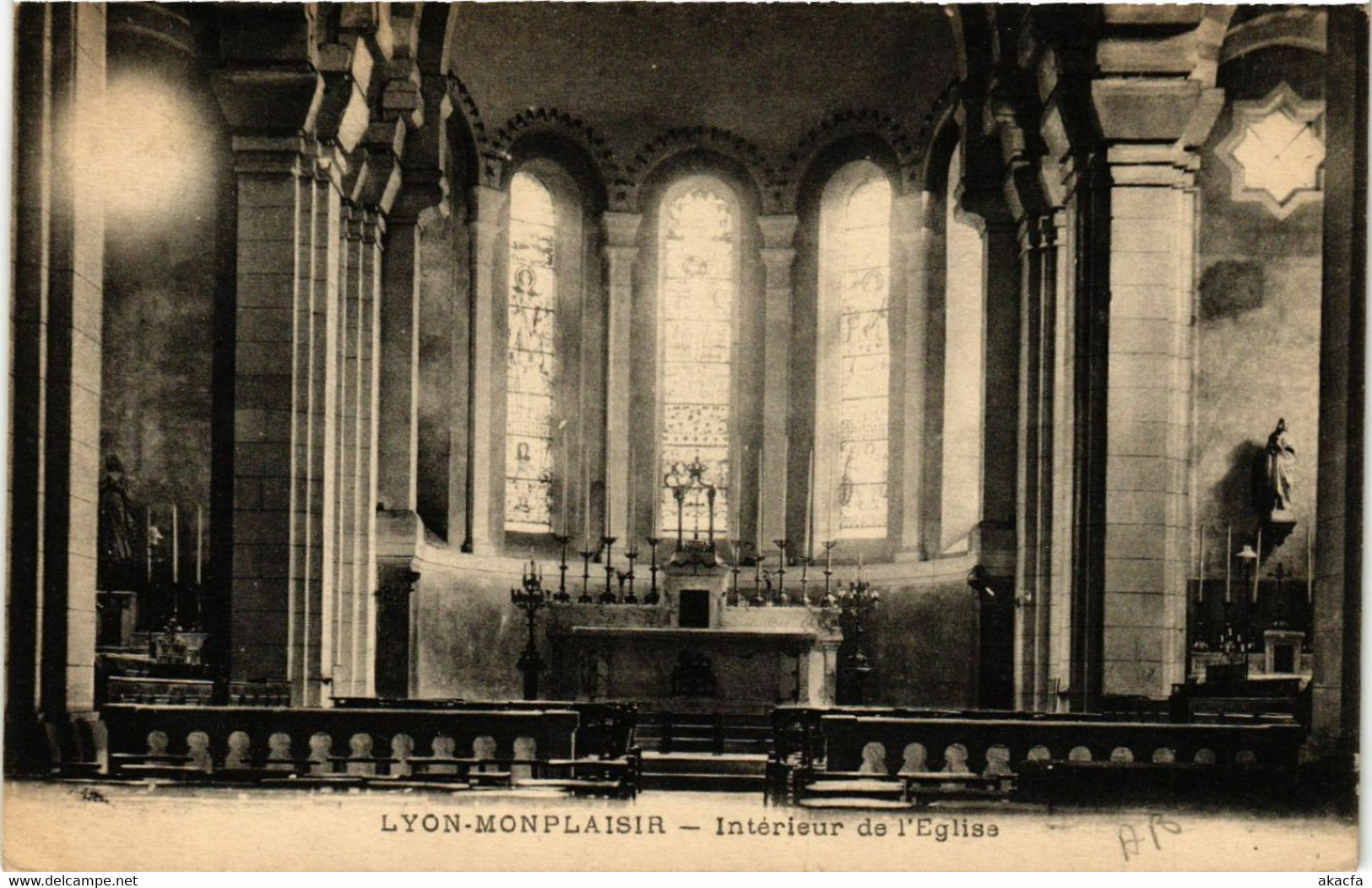 CPA AK LYON-MONPLAISIR - Intérieur De L'Église (442571) - Lyon 8