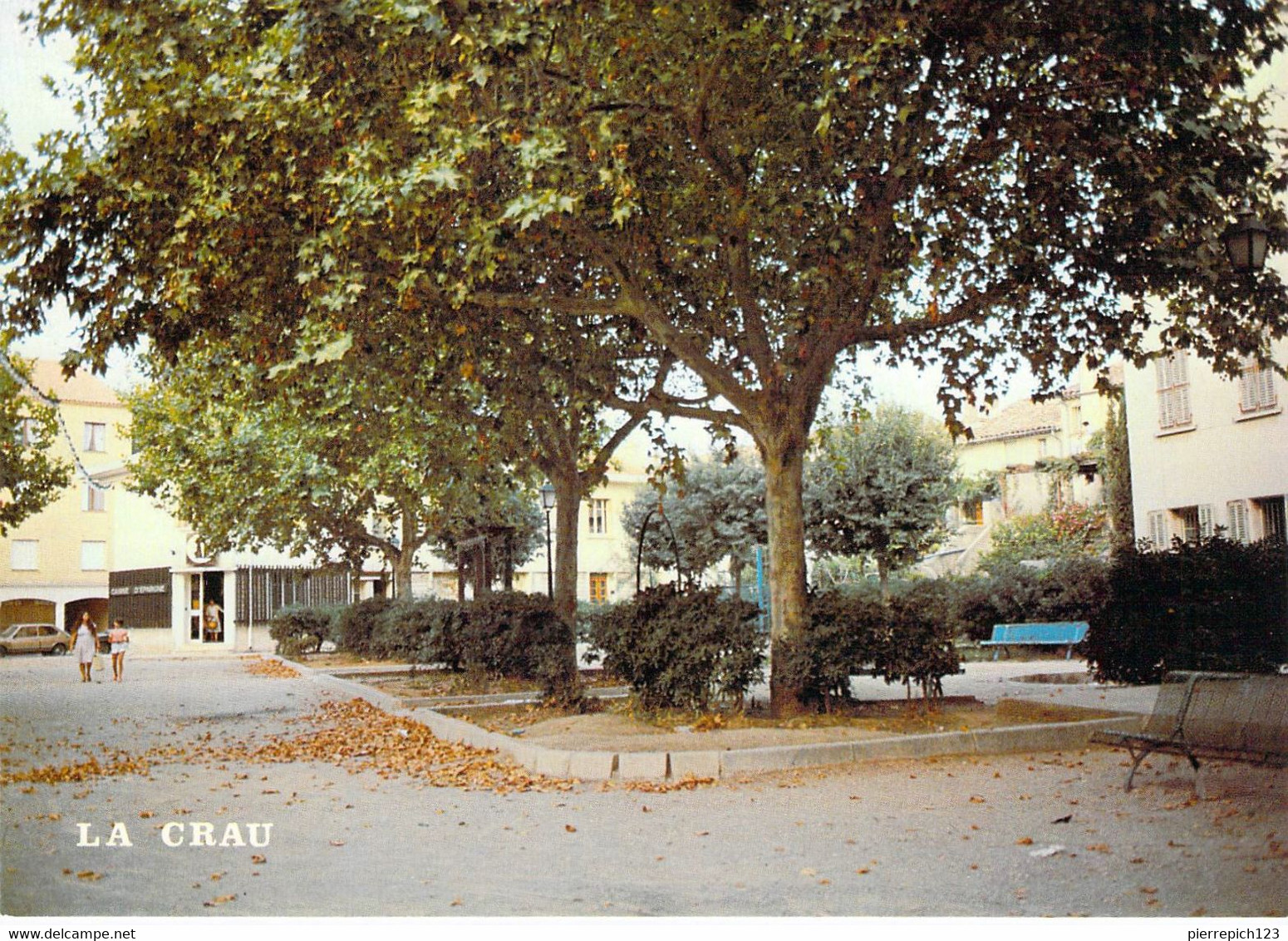 83 - La Crau - Un Coin De La Place - La Crau