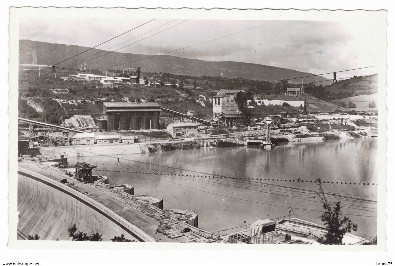 01 - GENISSIAT - Barrage - Vue D'ensemble Prise Côté Rive Gauche - Perrier 17 - Génissiat