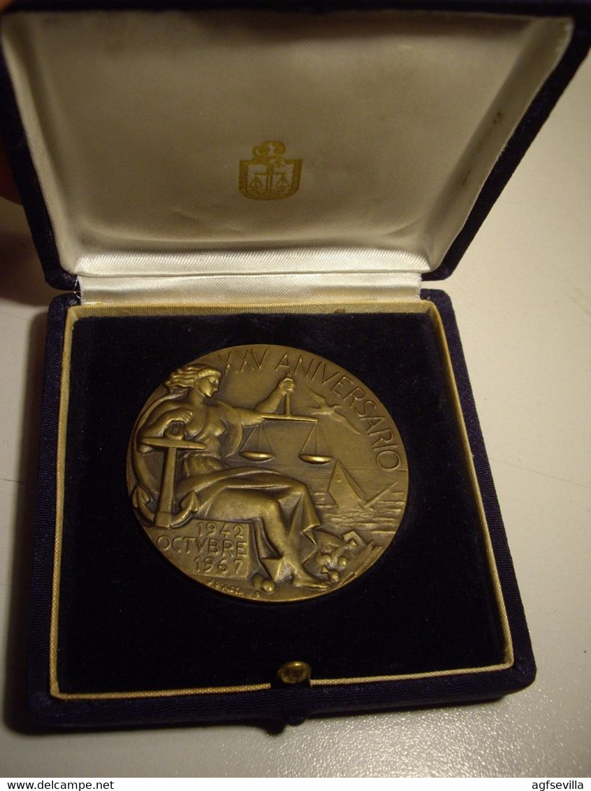 ESPAÑA. MEDALLA XXV ANIV. COMISARIADO ESPAÑOL MARITIMO. MADRID. 1.967. CON ESTUCHE ORIGINAL. ESPAGNE. SPAIN MEDAL - Professionnels/De Société