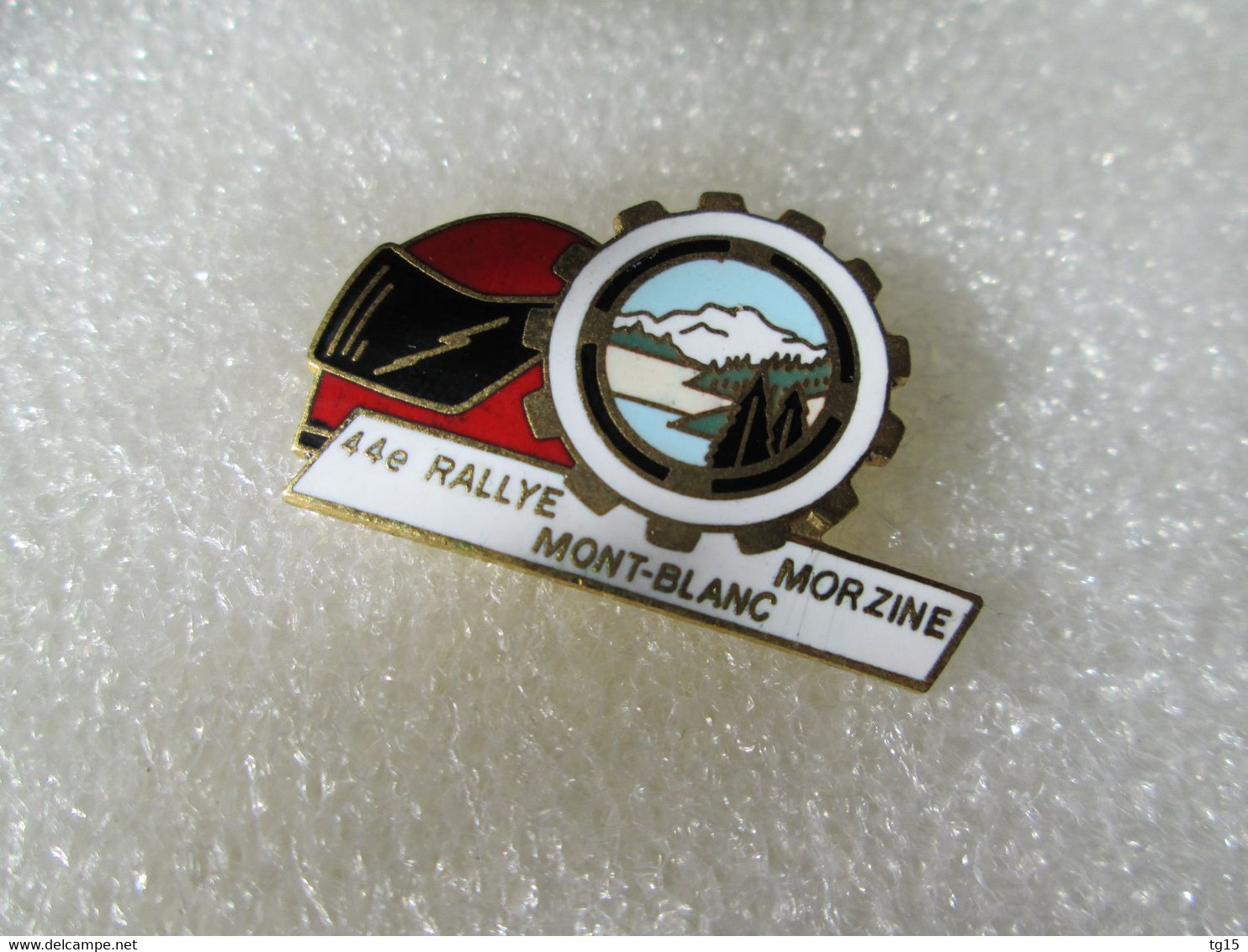 PIN'S   RALLYE   44 Eme   MORZINE  MONT BLANC  Emal Grand Feu - Rallye