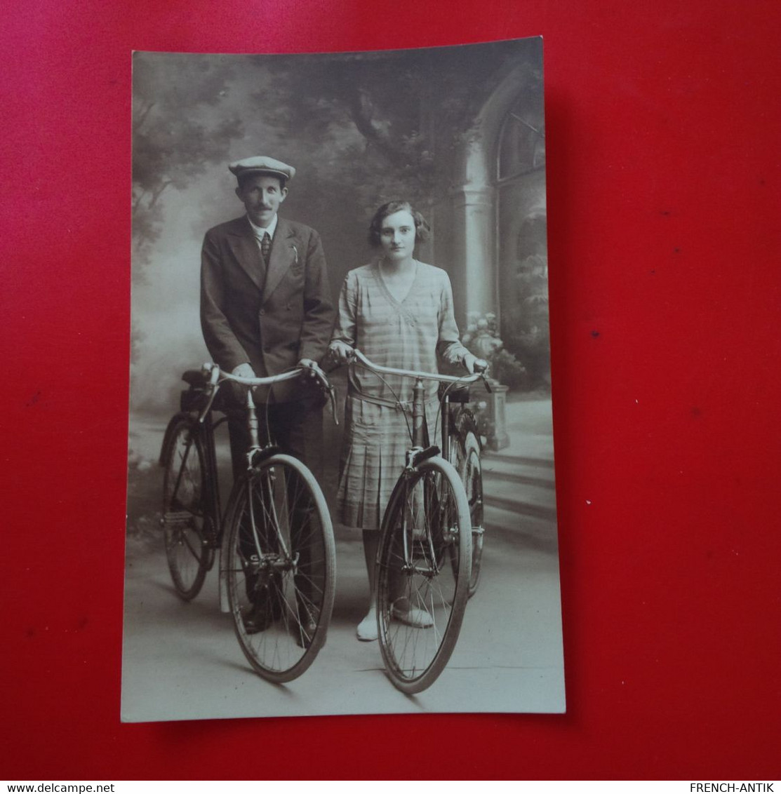 CARTE PHOTO LIEU A IDENTIFIER MEAUX ? CYCLISTE - Moda