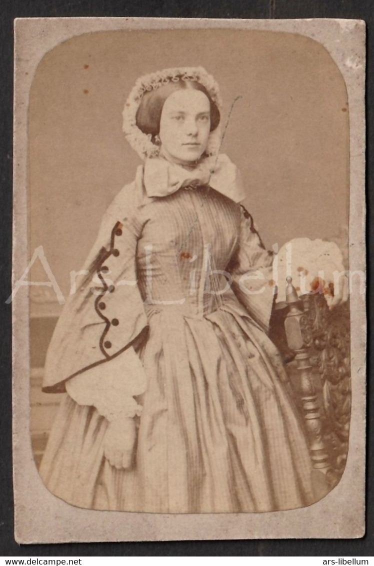 Photo-carte De Visite / Photo / CDV / Femme / Woman / Vrouw / 2 Scans - Anciennes (Av. 1900)