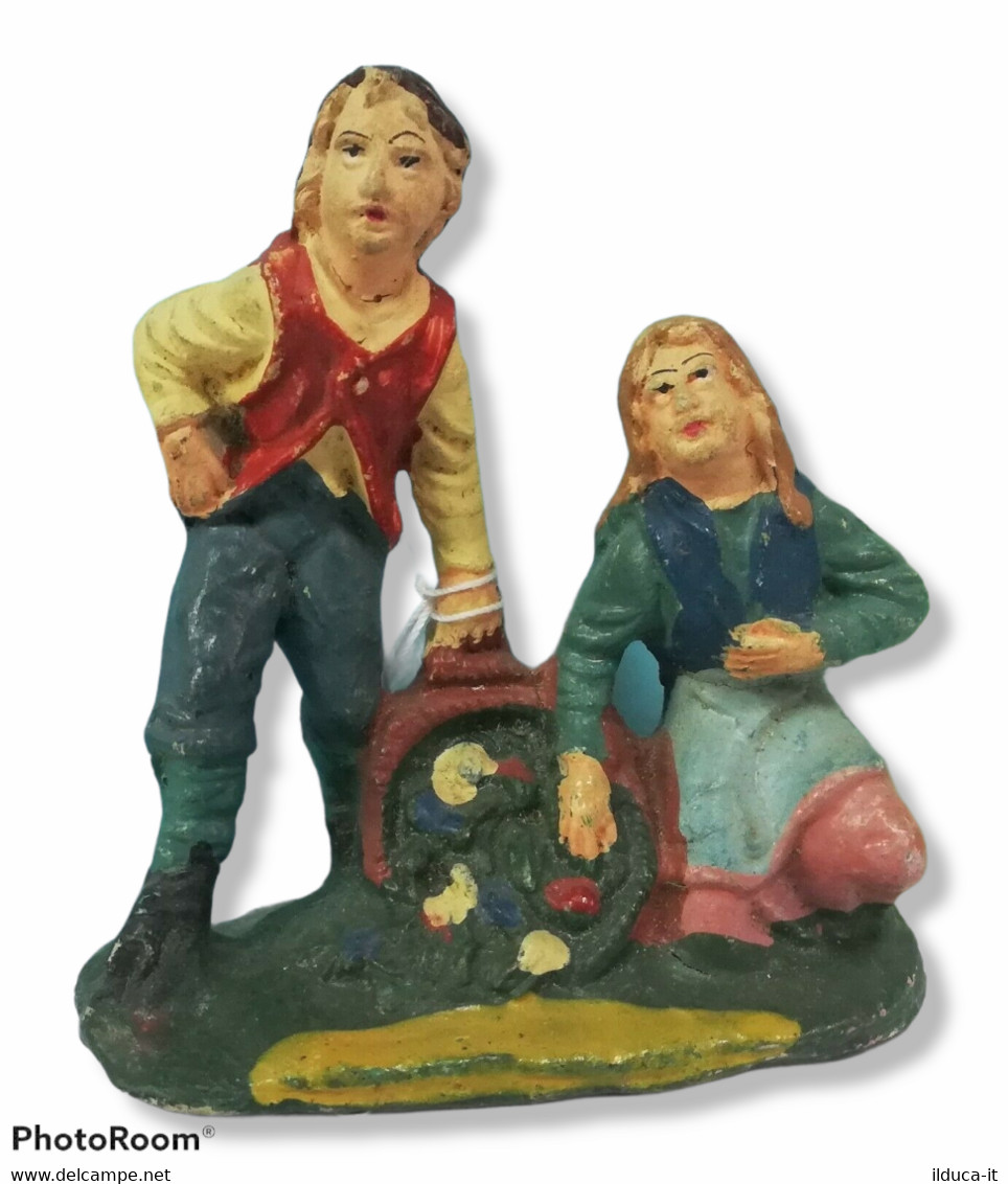 52304 Pastorello Presepe - Statuina In Pasta - Uomo E Donna Con Frutta - Weihnachtskrippen