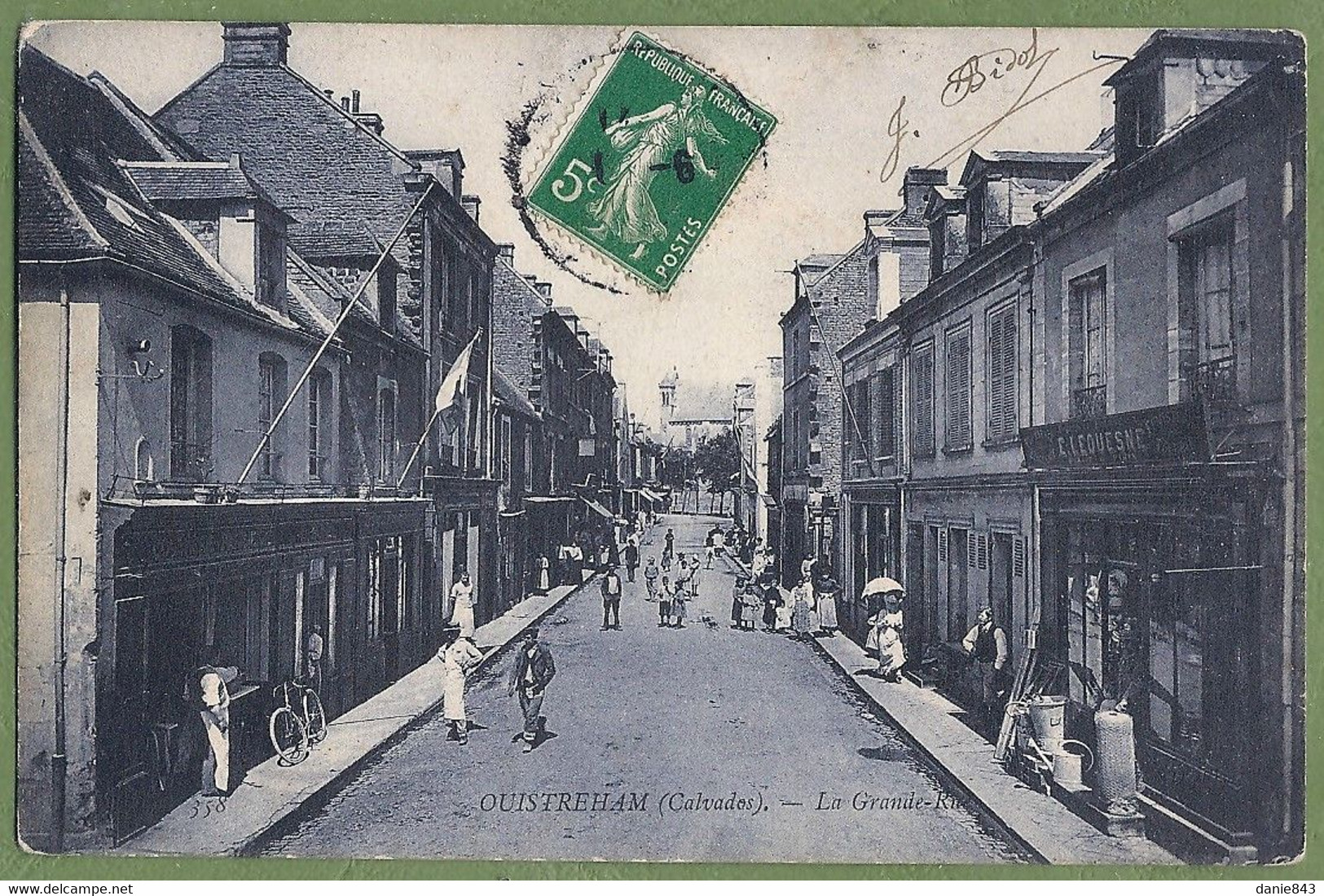 CPA - CALVADOS - OUISTREHAM - LA GRANDE RUE - Belle Animation, Commerces - - Ouistreham