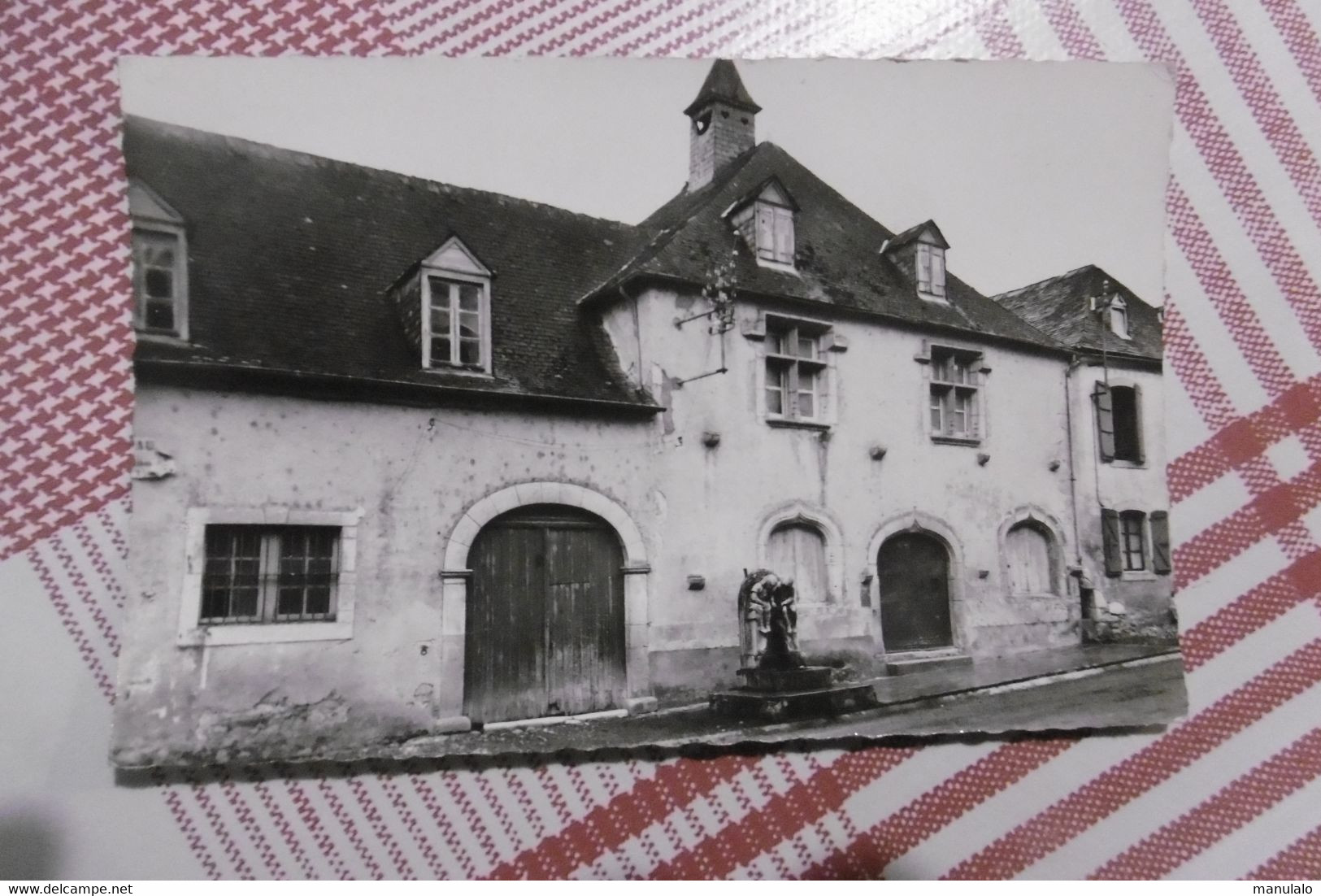 D 64 - Lasseube - Vieux Couvent Et Fontaine - Lasseube