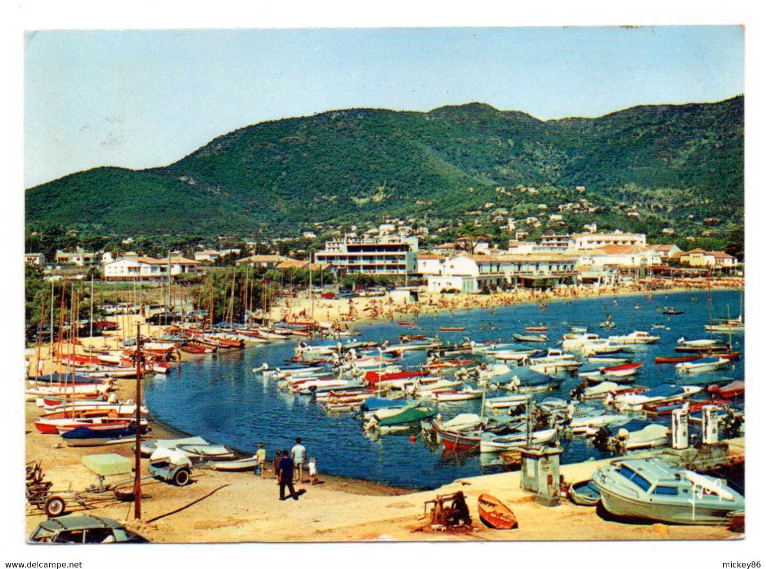 CAVALAIRE SUR MER --1972--Le Port  (petite Animation) ................à Saisir - Cavalaire-sur-Mer