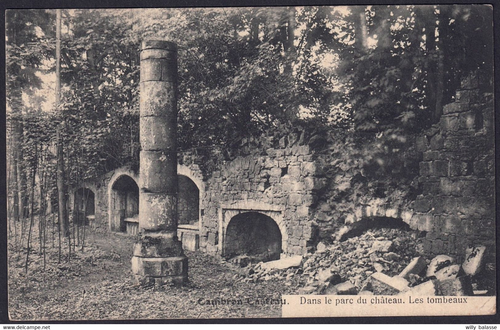 +++ CPA - CAMBRON CASTEAU - Brugelette - Dans Le Parc Du Château - Les Tombeaux  // - Brugelette