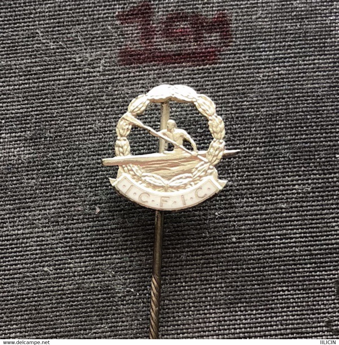 Badge Pin ZN006977 - Rowing / Kayak / Canoe ICF IC International Canoe Federation - Kano