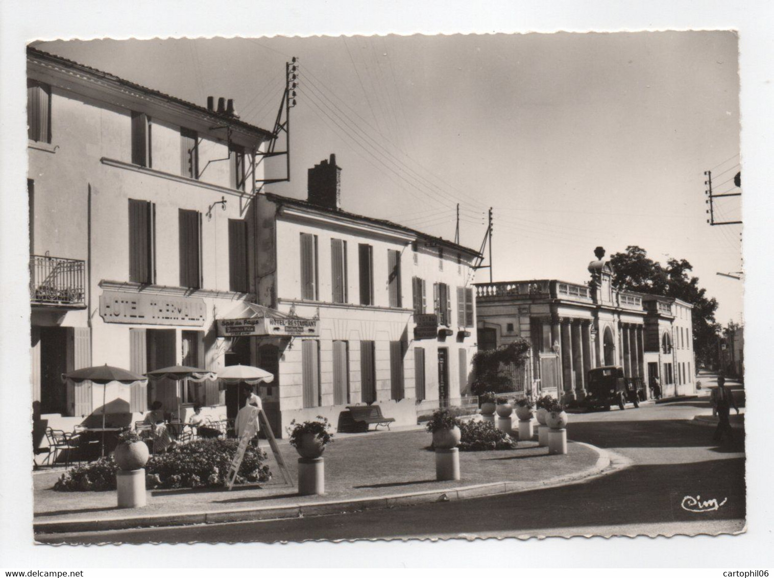 - CPSM SAUJON (17) - Hôtel Thermalia - Maison De Santé - Photo CIM - - Saujon