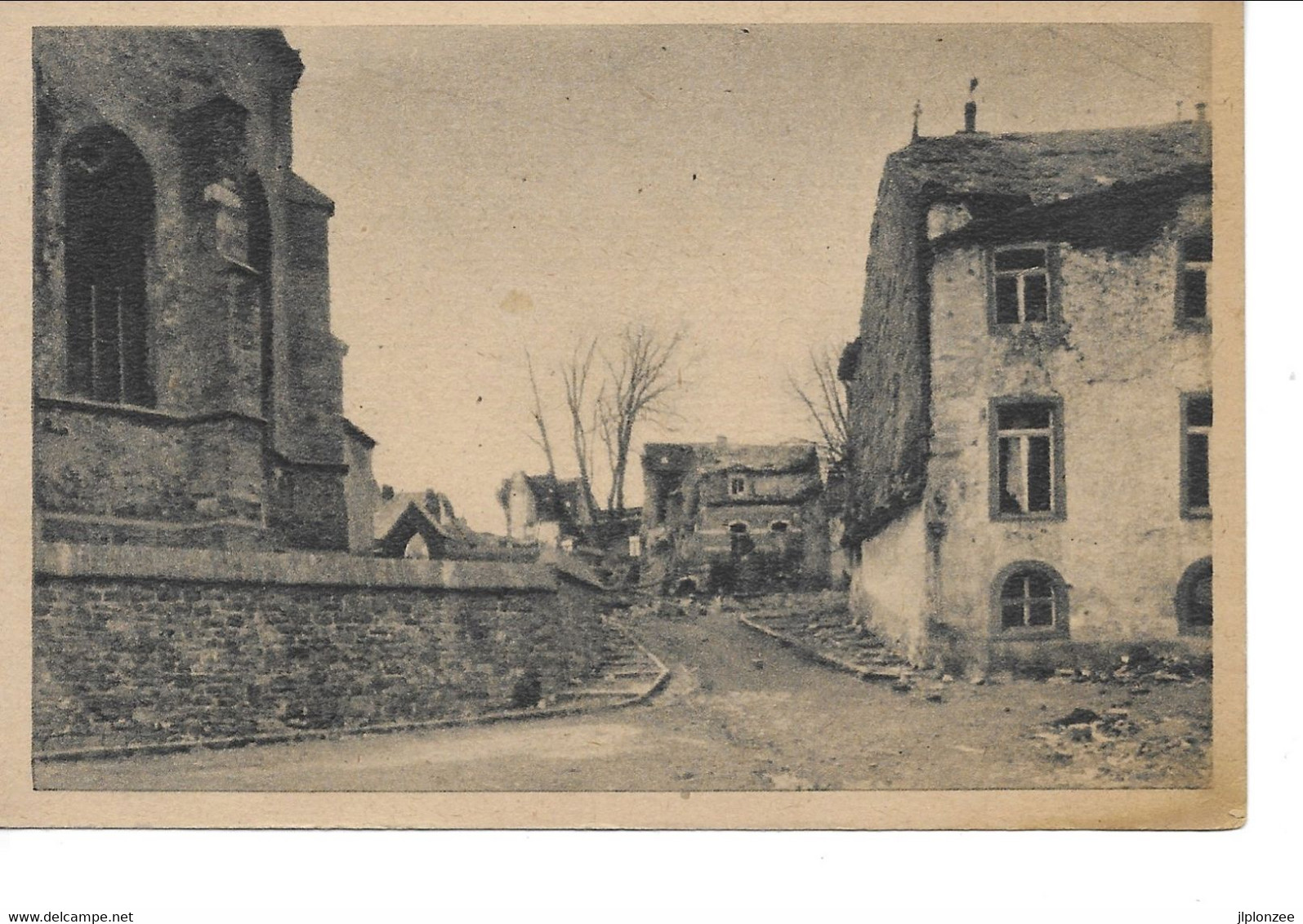 BASTOGNE Une Rue Près De L' église. - Bastenaken