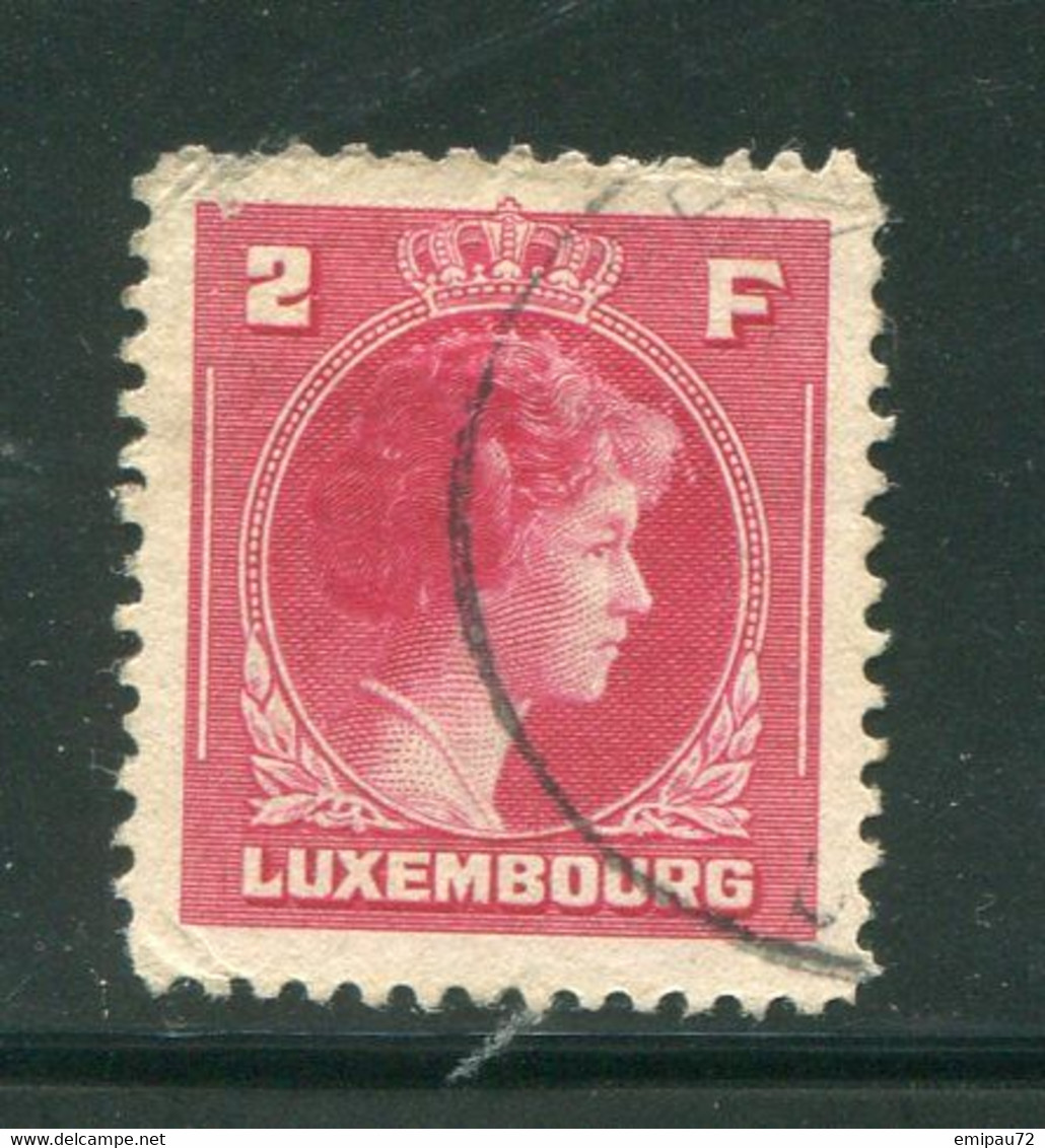 LUXEMBOURG- Y&T N°349- Oblitéré - 1944 Charlotte De Perfíl Derecho