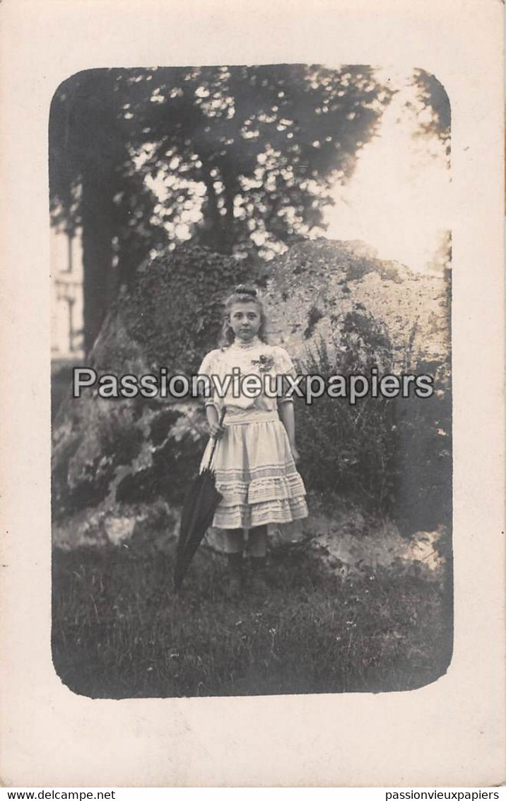 2 CARTES PHOTO ORBAIS L'ABBAYE 1907 CHATEAU DE COUPIGNY Mlle WERKEYN  JEUNE FILLE (ROBE OMBRELLE) - Other & Unclassified