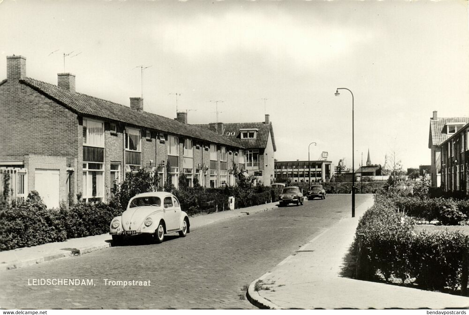 Nederland, LEIDSCHENDAM, Trompstraat, VW Kever Beetle (1960s) Ansichtkaart - Leidschendam